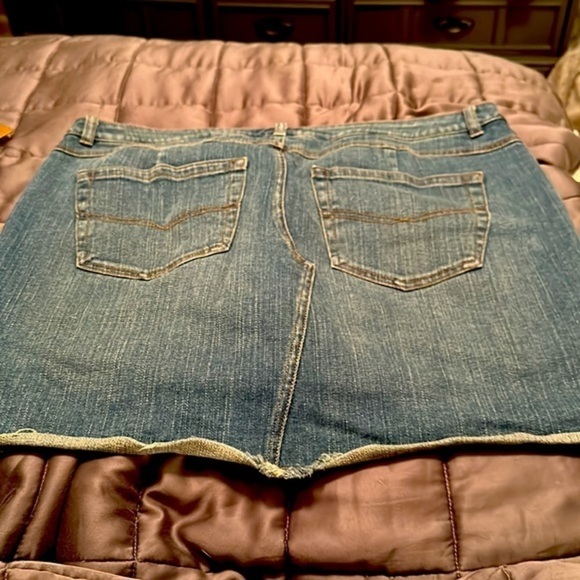 Torrid Jean Skirt - Cotton and Spandex Stretch - Size 14 (See Measurements) EUC - Picture 4 of 4